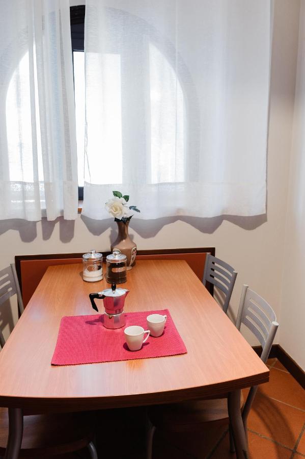Ferienwohnung Palazzina Gelsomino Desenzano del Garda Exterior foto
