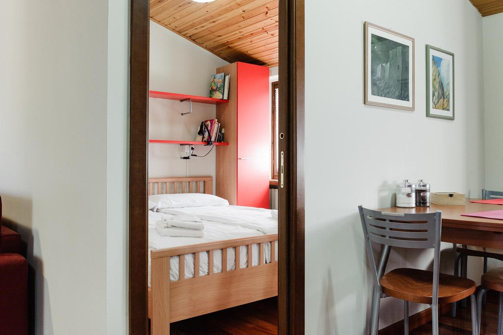 Ferienwohnung Palazzina Gelsomino Desenzano del Garda Exterior foto