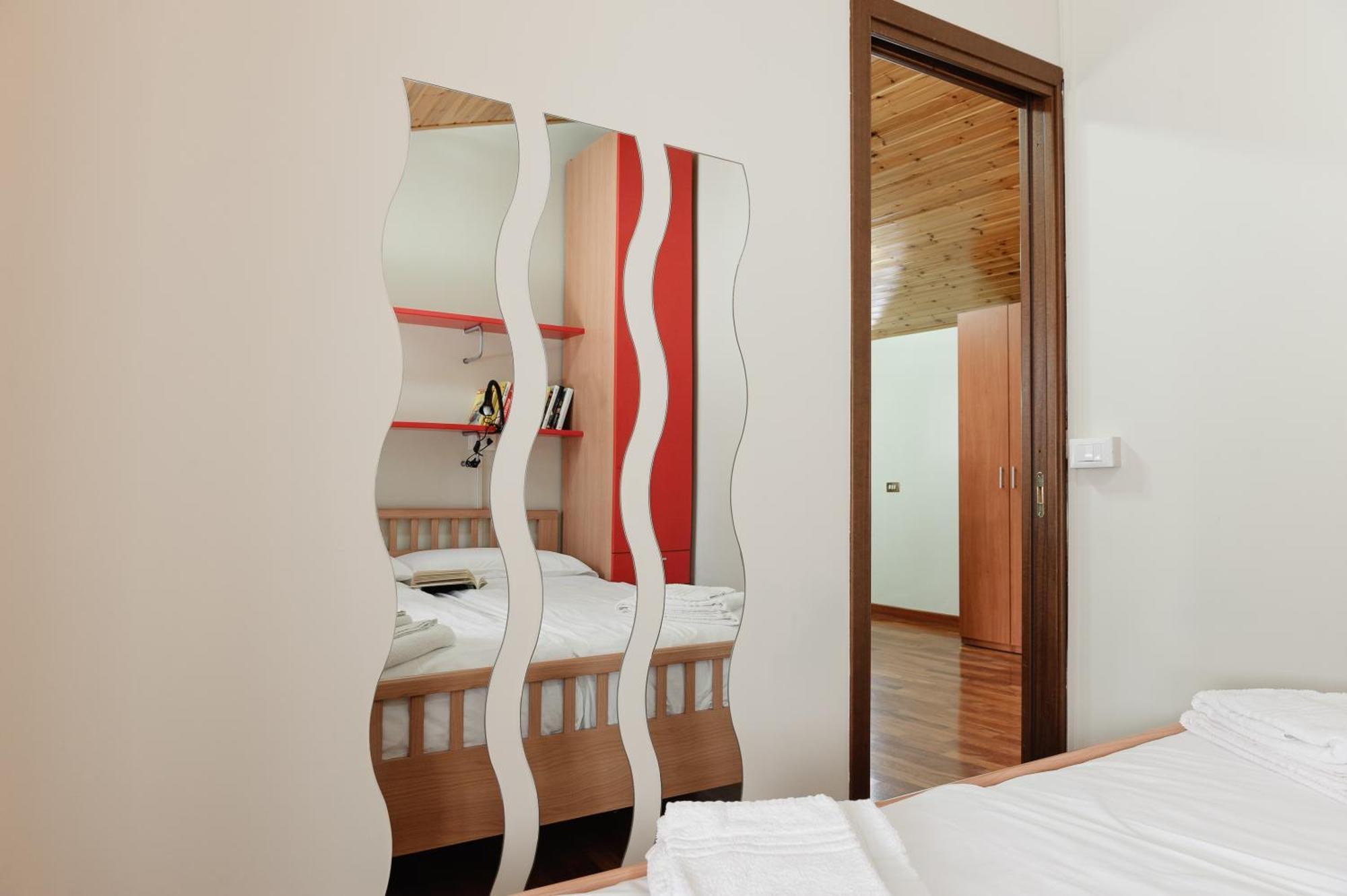 Ferienwohnung Palazzina Gelsomino Desenzano del Garda Exterior foto