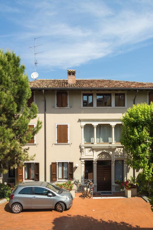Ferienwohnung Palazzina Gelsomino Desenzano del Garda Exterior foto